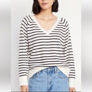 Old Navy V Neck Pullover Sweater Women’s Large New With Tags